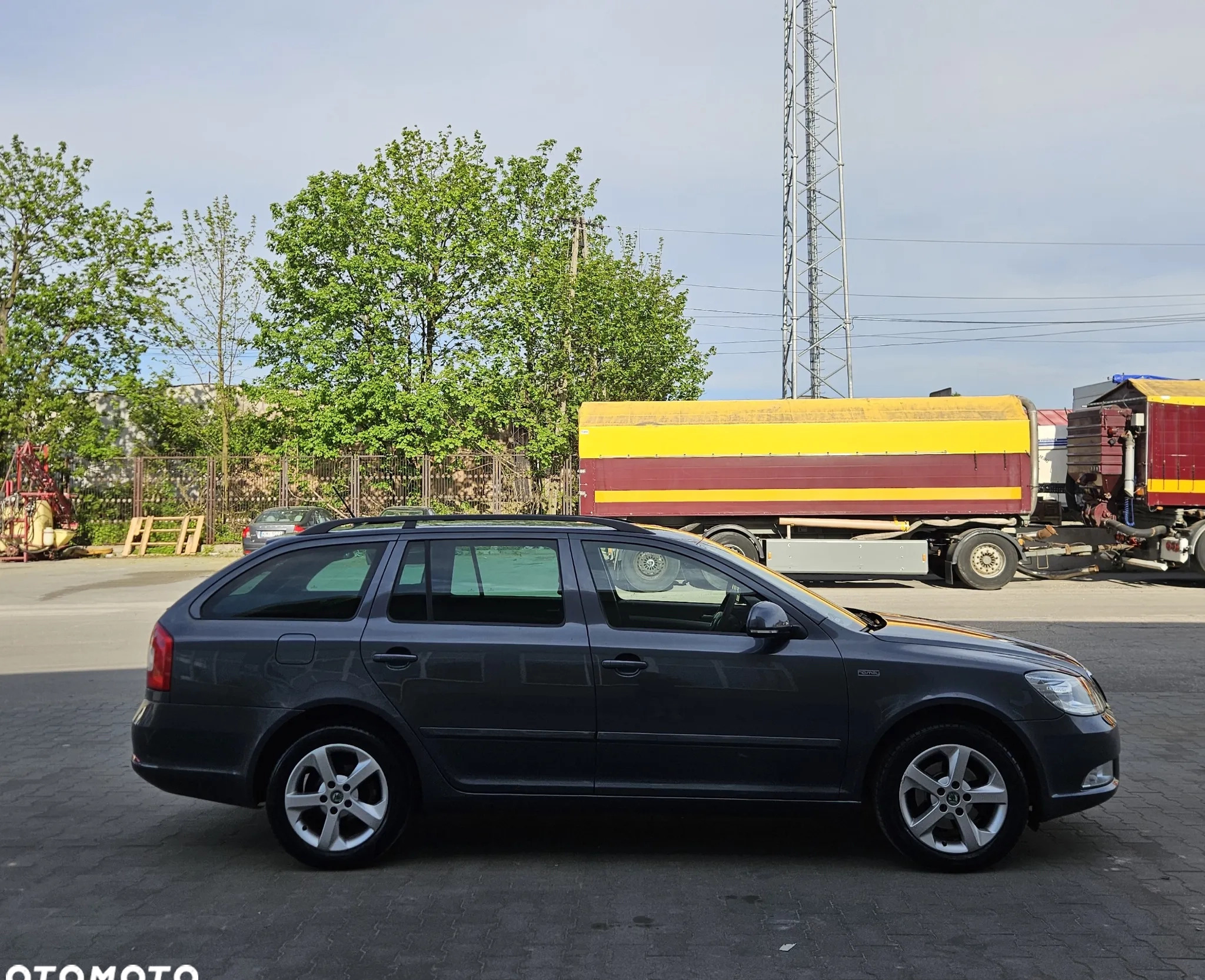 Skoda Octavia cena 22900 przebieg: 217000, rok produkcji 2011 z Miechów małe 154